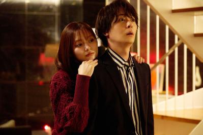 テレ東・ドラマ【妻を引退します】第5話「大スキャンダルの告発」のあらすじは？ 穂奈未（朝日奈央）と舞花（新川優愛）は子役時代に共演していた！？（ネタバレあり）（サムネイル画像2）